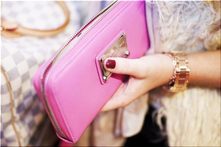 【風水】財布の色で運気上昇!金運が上がる財布の風水術24選